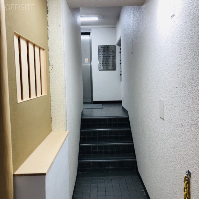 銀座三鈴ビル エントランス