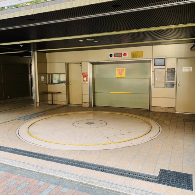 住友生命三田ビル 駐車場