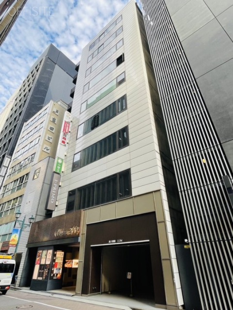 GINZA269 背面外観(背面にエントランス)
