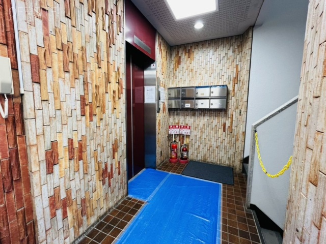 南日本ビル　エントランス