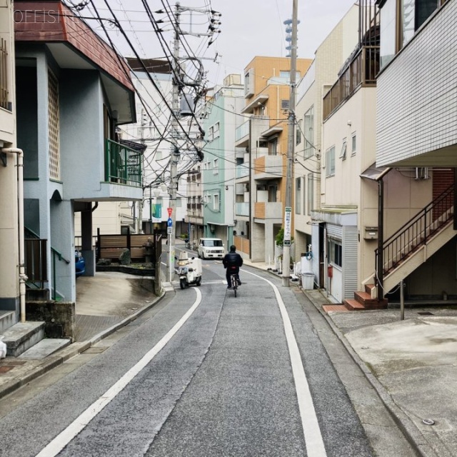 鍋倉ビル ビル前面道路