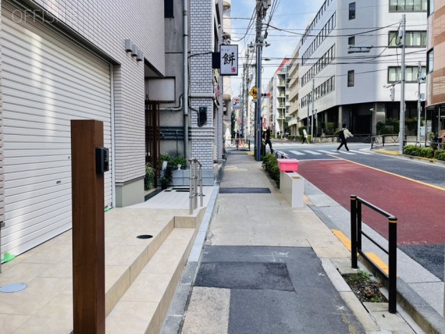 ハイニーサ本郷　前面歩道