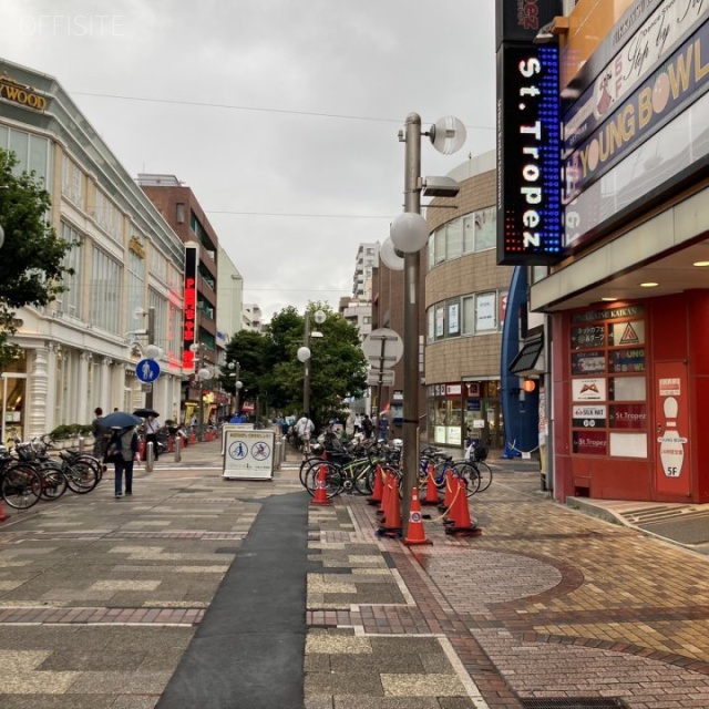 横浜日活会館 ビル前面道路