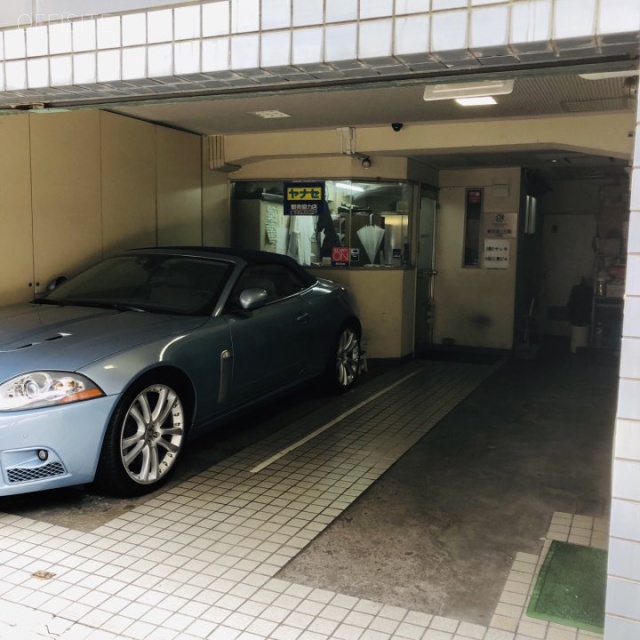 三貴ビル 駐車場