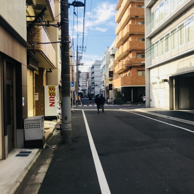 SUNRISEビル ビル前面道路