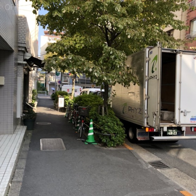 長井ビル ビル前面道路