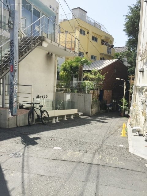 RISA(ライサ)ビル ビル前面道路