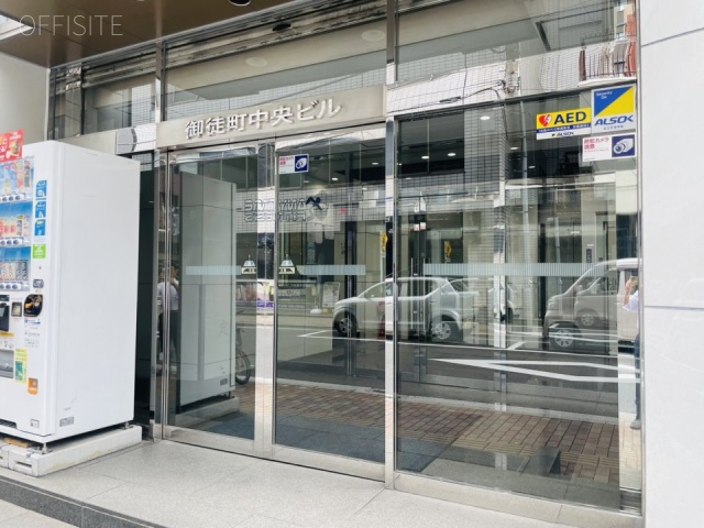 御徒町中央ビル　オフィスビル出入口