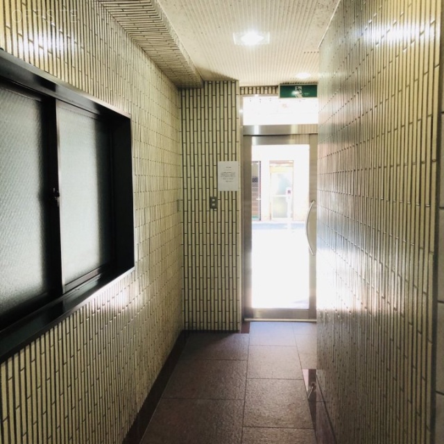 上田司町ビル エントランス