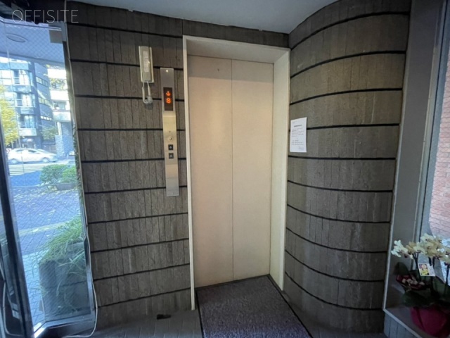 ヒルズ884お茶の水ビル エレベーター