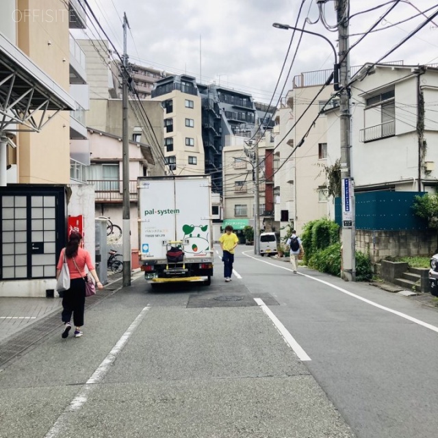 FLEG恵比寿W 前面道路