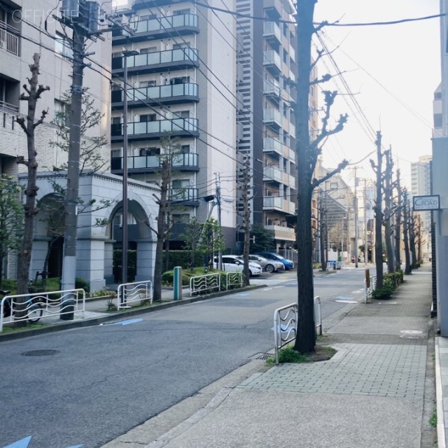 サガフラット 前面道路