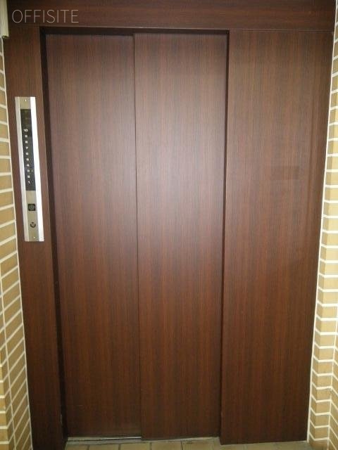 ミナミビル エレベーター