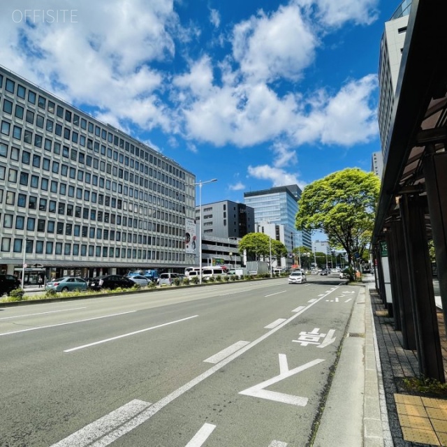 大和証券仙台ビル 前面の東二丁目通り