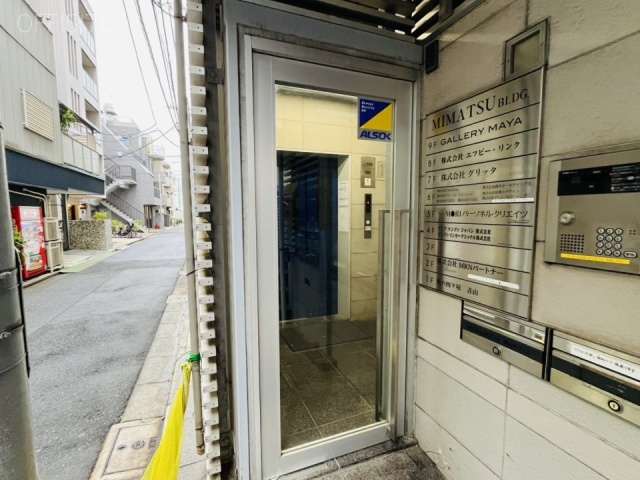 美松ビル　エントランス