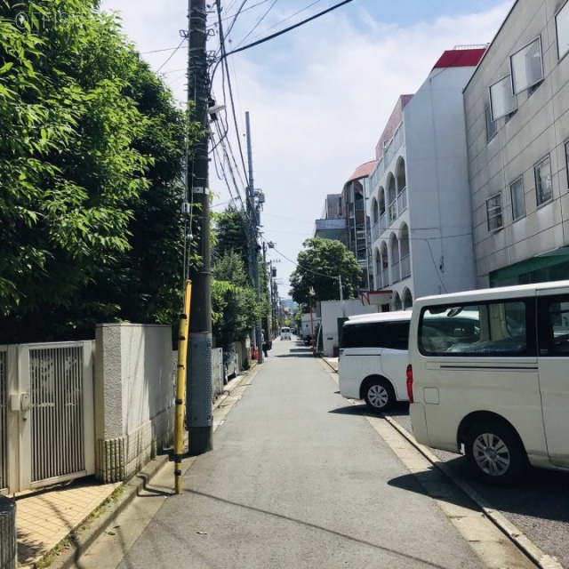 ノースウェストビル ビル前面道路