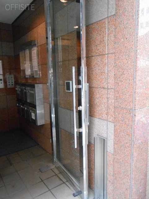 市原ビル エントランス