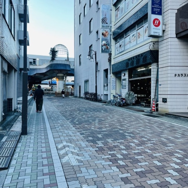 タカラスポーツビル 前面道路