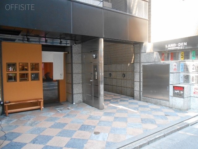 ランド・デン 外観