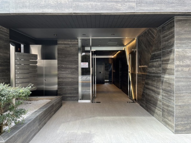 WIND KIOICHO BLDG.(旧 紀尾井町山本ビル)　エントランス