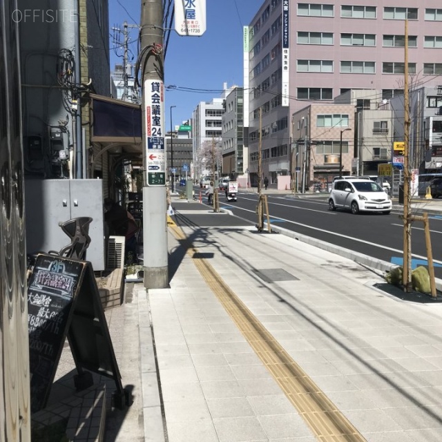 ソシオ大宮 ビル前面道路