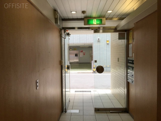 新商日本橋ビル エントランス