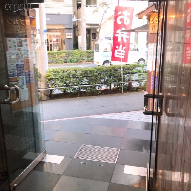 明輝ビル エントランス