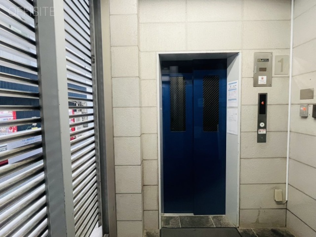 美松ビル　エントランス