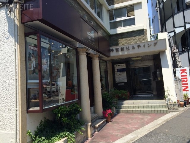 神宮前ビル エントランス