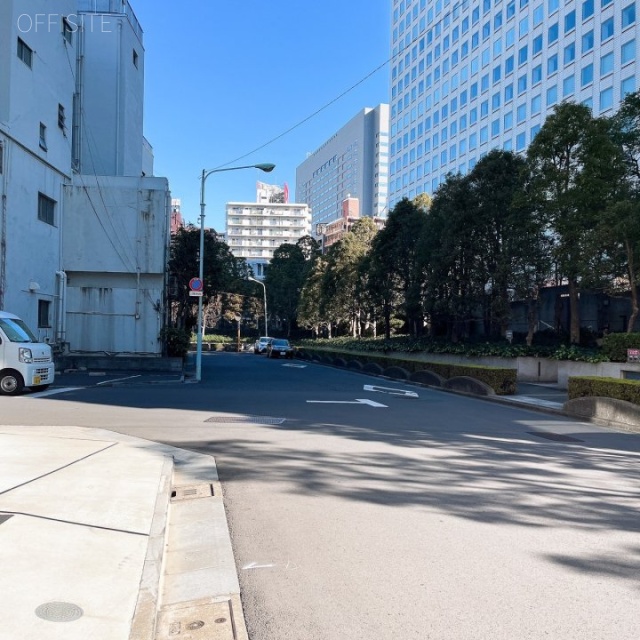 TKB高尾稲荷 前面道路