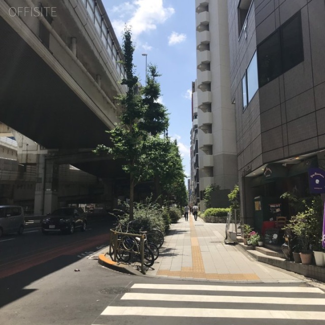 新日本池尻ビル ビル前面道路