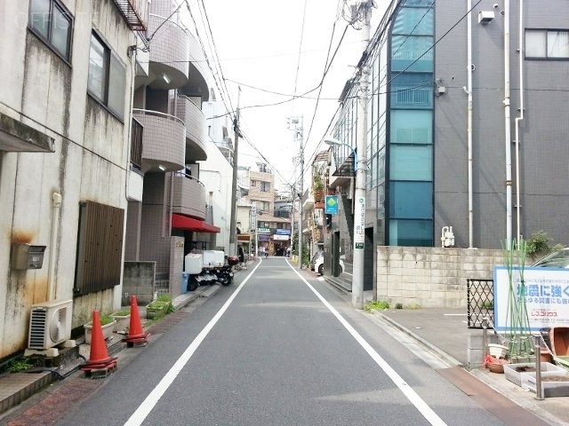 Tビル ビル前面道路