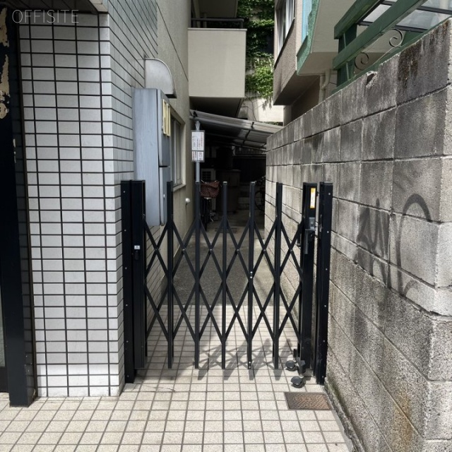 第2里見ビル　エントランス