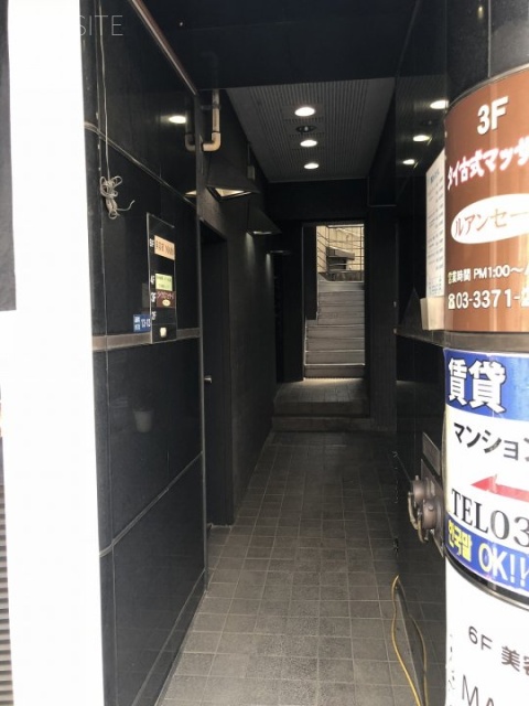 東海オリエンタルビル エントランス