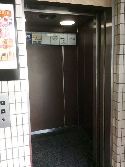 セントラル21ビル エレベーター