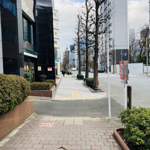 瀬木ビル 前面歩道