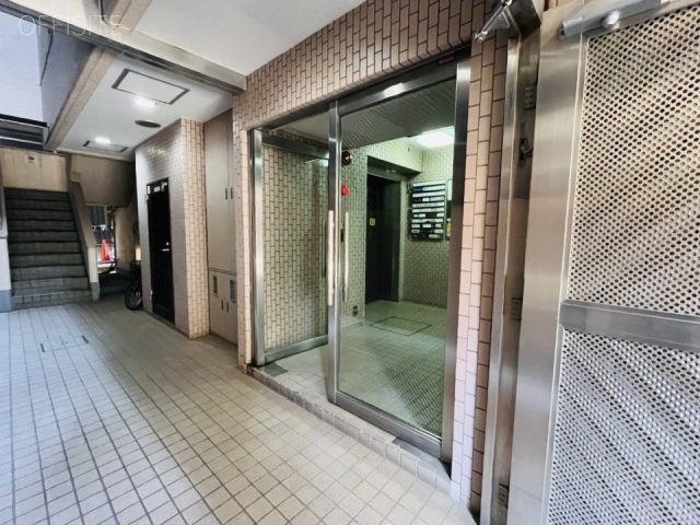 サニープラザ新宿御苑 エントランス