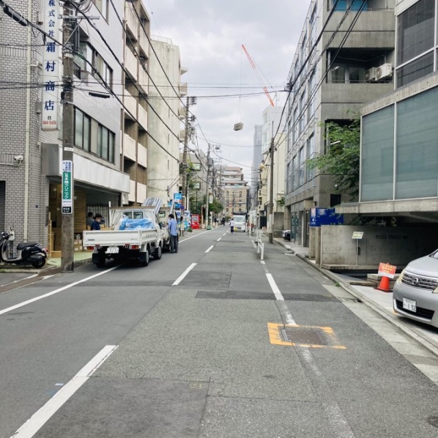 FLEG恵比寿W 前面道路