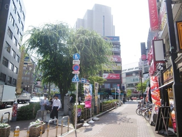 地研ブリューエンビル ビル前面道路