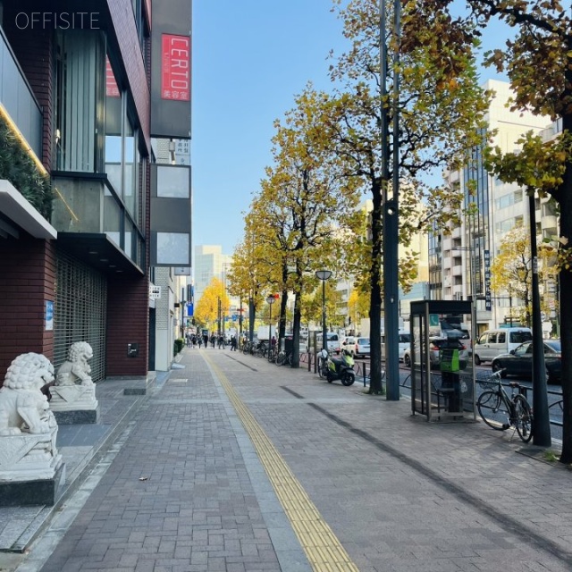 第22相信ビル 前面歩道