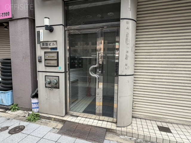 諏訪ビル　オフィスビル出入口