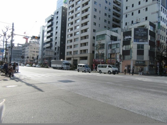 マエダビル ビル前面道路