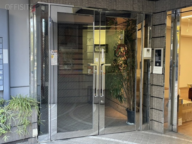 ヒルズ884お茶の水ビル オフィスビル出入口