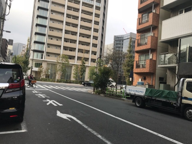 SHINKA ビル前面道路