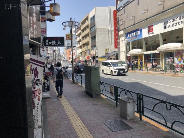 東海オリエンタルビル ビル前面道路