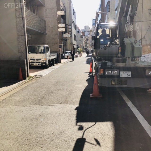 福島屋新井ビル ビル前面道路