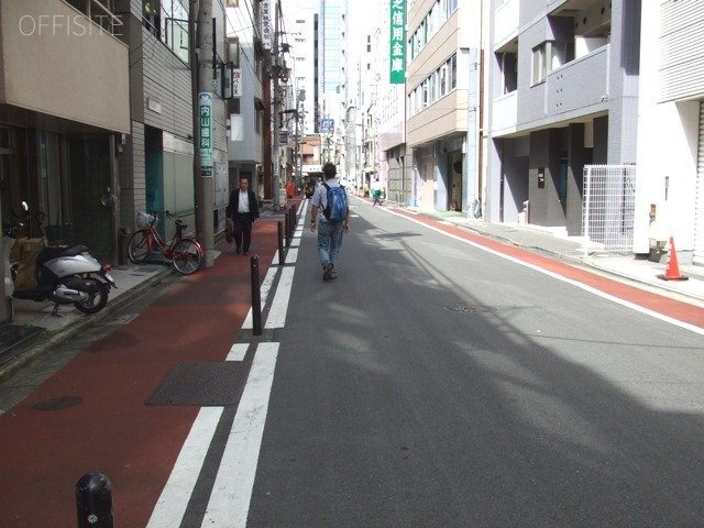 下島商会ビル ビル前面道路