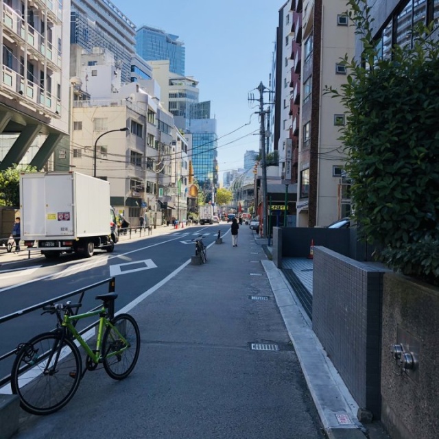 長野ビル ビル前面道路