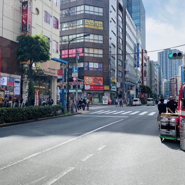 第15野萩ビル ビル前面道路