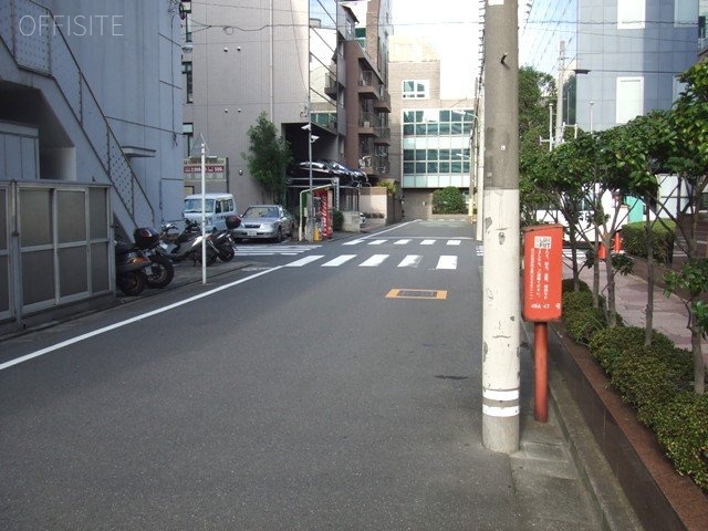 TOKYO YBビル ビル前面道路